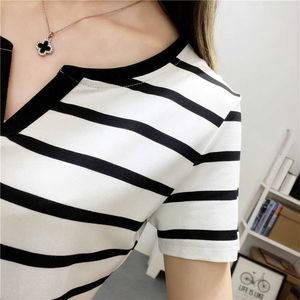MRMT Stripes Bayan T-shirt V Yaka T Shirt Sıska Yarım Kollu Giysi Kadınlar Ince Aşınma Tişört Rahat Top Tees Kadın Y0629