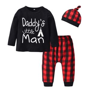 3pcs 신생아 아기 소년 옷 세트 편지 아빠의 작은 남자 티셔츠 탑스 캐주얼 빨간색 격자 무늬 바지와 모자 유아 유아 의류 210309