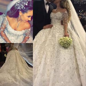 Splendido abito da sposa in Arabia per perle da sposa per perle 3d petali abiti da ballo applique in pizzo fuori spalla a maniche lunghe più abiti da sposa di dimensioni