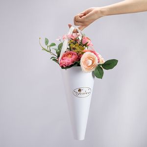 ピンクの白い紙の花の包装箱は結婚披露宴の装飾のためのハンドバッグの携帯用ブーケバッグを運ぶ