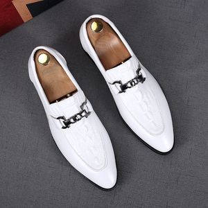 Elegante abito italiano di design di lusso scarpe da uomo da festa di nozze moda scarpe a punta nero bianco Slip-On Walking Business mocassini taglia 37-44 H4