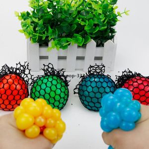 2021 Brinquedos Anti Anti Stress Malha De Decompression Bola de Uva 6cm Látex Colorido Relief Autism Humor Humor Humor Squeeze Toy para Kid Surprise