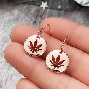 Huitan Romantic Rose Gold Color Maple Leaf Drop Earrings Enkel Metall Design Moderna Kvinnor Party Gift Mode Smycken