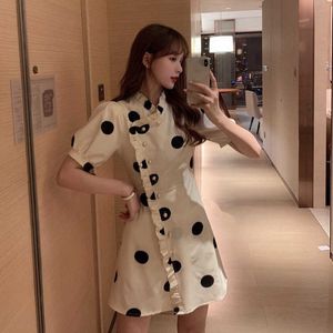 Klänningar sommar mode retro elegant slank står svart vit polka dot cheongsam klänning mini kortärmad puff vestido koreanska 210610