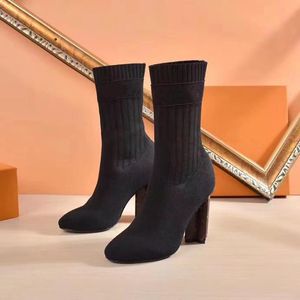 2021 Moda Kadın Çizmeler Lady Çorap Patik Moda Rahat Deri Presbiyopi Martin Boot Topuk Ayakkabı Yılanlar Yüksekliği 9cm Boyutu 35-42 iouhuygrgw