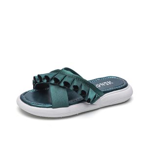 Barnskor Tjejer Tofflor Sommar Mode Pläterad Kors Sandaler Tofflor Barn Big Girl Slides Skor Platt Soft Sole 210713