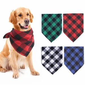 Plaid Pattern Saliva Handduk Soft Dog Apparel Fashion Windproof Bib Pet Outdoor Street Triangular Handdukar Chihuahua