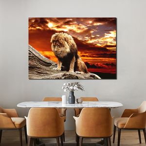 Leone africano Cielo scuro Poster e stampe Animali Pittura su tela Wall Art per soggiorno Decorazioni per la casa Immagini HD di grandi dimensioni