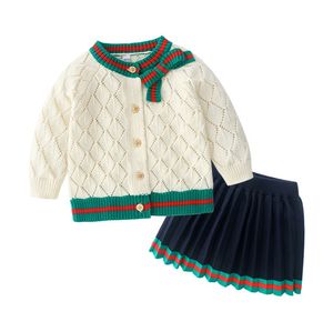 Bebé meninas conjuntos de roupas primavera roupas outono menina de algodão malha bege oco cardigan + saia plissada 2 pcs conjunto crianças ternos crianças roupas