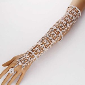 Women Statement Pave Crystal Rhinestone Arm Hand Chain Cuff Ring Copper Bracelet Wedding Bridal Celebrity Belly Dancer Jewelry Q0717