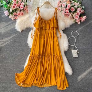 Sommar strand gul bandage spaghetti band klänningar kvinnor elegant ruffle lös öppen rygg robe kvinnlig sexig vestidos 2021 ny y0603