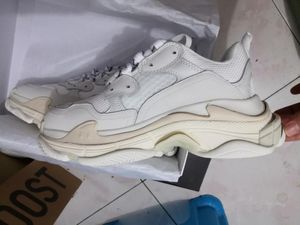 Wysokiej jakości Triple S buty Niski Nowy Przyjazd Sneaker Kombinacja Podeszwy Buty Mężczyźni Kobiety Runner Buty Sportowe Mody Casual Shoe