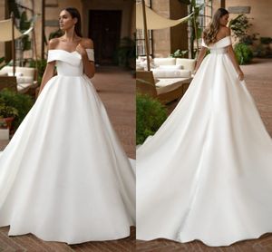 2022 Designer Chapl Train Wedding Dress Princess Buttoned Back Zipper Off The Shoulder Pleated Empire Waist Formal Bridal Party Dresses Bride
