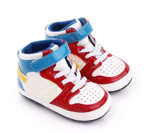 Baby Leather Sneaker Crib Shoes Infant First Walkers Boots Bambini Unisex Pantofole Pantofole Toddlers Soft Sole Inverno Bebe Slip-on Sneakers Sneakers in cotone