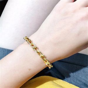 Pulseira de trava de alta qualidade em forma de bloqueio de traje titânio aço 18k Bracelets requintados de braceletes requintados para presentes de jóias de moda