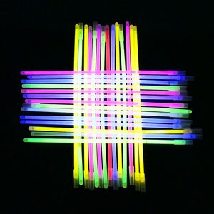 Floresan Işık Glow Sticks Parti Çok Renkli Neon Işık Aydınlık Kolye Konser Olay için Bilezikler Şenlikli Dekor Malzemeleri