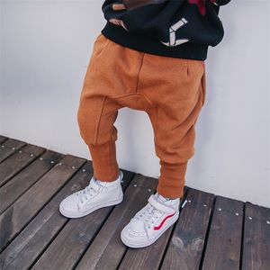 Ragazzi ispessiti kua ku Bambini Pantaloni invernali casual Bambini Nuovi pantaloni stile occidentale Bambini Pantaloni sportivi caldi per bambini 210303