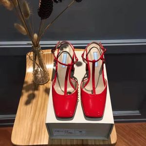 Moda para mujer vestido Sandalias Diseñador de lujo hembra en forma de T Correa patente de cuero sexy Ballet rojo Tacones altos 34-41 Tamaño