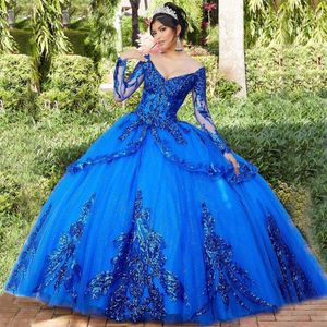 Królewska niebieska koronkowa suknia balowa sukienki Quinceanera cekinowe głębokie v szyja aplikacja Słodka 16 sukienki długie rękawy zamiatanie pociągu Tiulle Suknie
