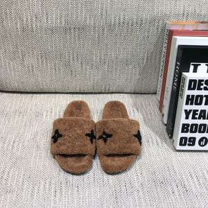 Fashion designers Women Ladies wool Slides Winter slippers fur Fluffy Furry letters Sandals Warm Comfortable Fuzzy Girl Flip Flop Slipper mules flat shoes flower 88