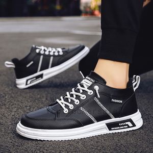 Shoes F734e3 Men Platform Fashion Women Running Shoe Skateboard Triple Black White Utility Red Mens Trainers Sports Sneakers Scarpe657 s