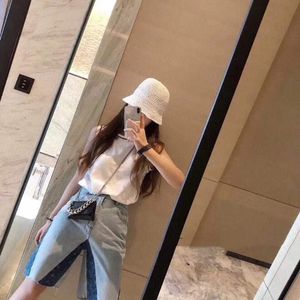 Cute short vest sleeveless camisole top women's spring and summer white cropped vest fashion casual with cherry print