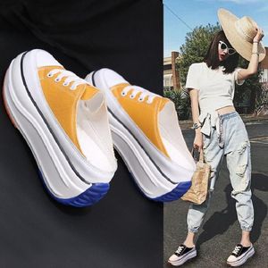 Pantofole 2021 Summer Half Baotou Senza Tallone All'interno Aumenta Sneakers Da Donna Outdoor Canvas Walking Shoes Women