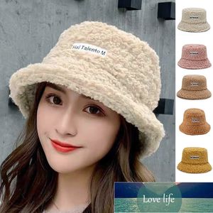 Unisex Outdoor Warm Plush Big Brim Bucket Kepsar Kvinnors Vinterhatt Brev Skriv ut Lamm Hårfiskare Kepsar Fabrikspris Expert Design Kvalitet Senaste Style Original