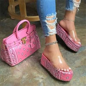 flat high-heeled ms slippers Summer new graffiti printing thick-soled transparent PVC outdoor leisure all-match women sandals