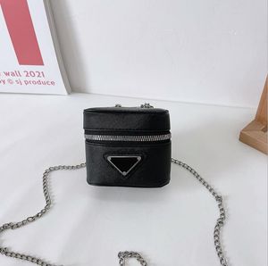 Tasarımcı çocuk üçgen kova çanta moda çocuklar bir omuz çantası Kızlar kafes crossbody çanta bayan mini çanta şeker renk inci