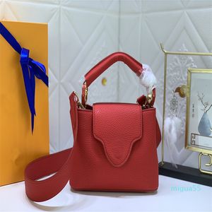 Kadınlar Basit Görünüm Kompakt Omuz Çantası Lüks Tasarımcı Çevirme Çanta Marka Nefis Kadın Crossbody Çanta Moda Lady Çanta