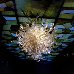 Luzes de teto com sopro artesanal Murano Glass Chandelier Luxo Lâmpada decorativa LED E14 Arte moderna Iluminação 32 ou 36 polegadas