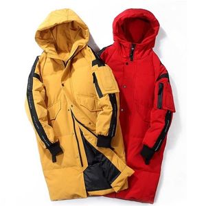 Piumino lungo da uomo Capispalla stile invernale Piumino imbottito bianco nero Spessore caldo Parka Cappotto imbottito uomo 211204