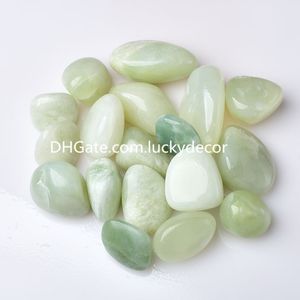 Natural New Jade Serpentino Healing Gemstone Tumblestones Crafts 1000G Atacado FREEFORM 20-30MM Polido Tumbled Protective / Calming / Anti-Depression Stones