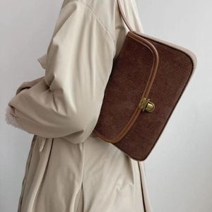 Cross Ciało Moda Design Panie Brązowe Małe Torby Na Ramię Eleganckie Kobiety Torebki Torebki Vintage Lock Corduroy Kobiet Podróżnik Bolsas