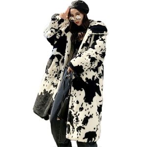 Winter Fur Coat Kvinnor Windbreaker Färg Matchande Lång Iitation Fur Coat Kvinna Lös Tjock Varm Hooded Kvinna Jacka 211122