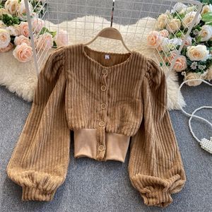 Autumn Winter Women Corduroy Blouse Vintage Round Neck Single Breasted Long Puff Sleeve Kort skjorta Kvinnliga mode TOPS 220307