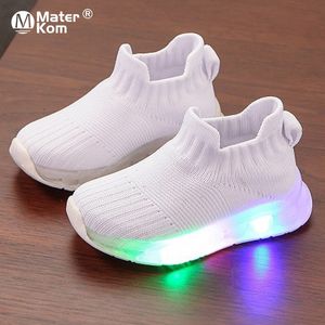 Boyutu 21-30 Bebek Anti-Kaygan Aydınlık Sneakers Kız Giyim Dayanıklı Sneakers Çocuk Rahat Ayakkabılar Erkek LED Işık Up Ayakkabı 210308