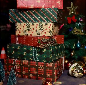 Gefaltete große Bögen weihnachtliches Geschenkpapier, traditionelles Geschenkpapier, 70 x 50 cm, weihnachtliche, festliche Designs, Weihnachtsmann, Schneemann, Schneeflockenbaum