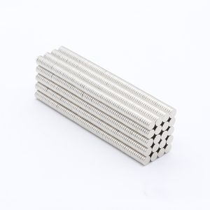 100PCS N35 Runda magneter 4x1.5mm Neodymium Permanent NDFEB Stark kraftfull magnetisk mini liten magnet