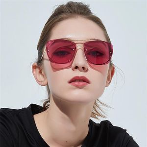 Okulary przeciwsłoneczne Metalowa Bezel mniej Europejska i amerykańska Moda Kobiety Cztery Kwadratowe Okulary Ramki Harajuku Duży