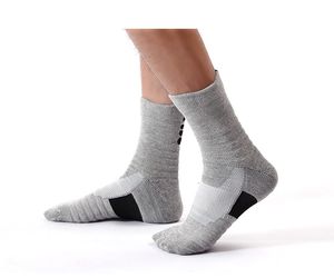 1 Pair Men Thermal Sports Socks Cotton Cycling Basketball Running Winter Hiking Basket Tennis Ski Man Bike No Slip Skiing