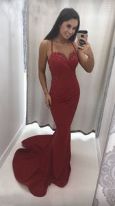 Wunderschönes rotes Ballkleid mit offenem Rücken, modisches Neckholder-langes Event-Kleid, Partykleid, nach Maß in Übergröße erhältlich