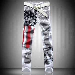 Ny ankomst män casual american usa flagga tryckta jeans byxor mens graffiti print vit hip-hop mode jeans x0621