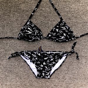 Tam Mektuplar Baskılı Bikini Setleri Seksi Kadınlar Mayo Tasarımcısı Bölünmüş Mayo Elastik Yumuşak Yüzme Suit Tatil Asya Boyutu S-XL 686