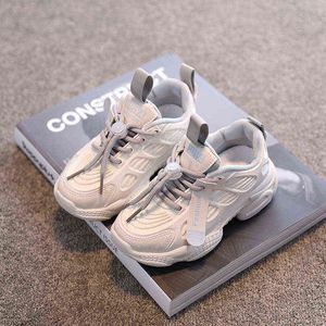 Sneakers casual per bambini per ragazze dei ragazzi Scarpe piatte per bambini leggere con fondo morbido Scarpe in rete Scarpe da corsa sportive traspiranti AA220311