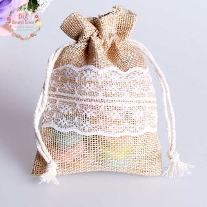 8.5x11cm 50pcs Lace Natural Jute Burlap Drawstring Bag Smycken Present Candy Bag Heminredning Bröllopsfest dekoration Supply 210724