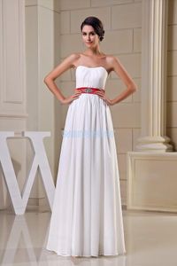 Brudtärna klänning blygsam design röd bälte beading tube topp anpassad storlek plus klänning lång vit