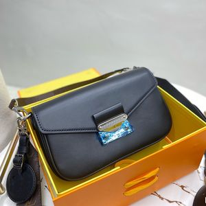 Famous Lady Luxury Designers Wallets Messenger Envelope Bags Clutch Bag Letter Plain Handbag Fashion Underarm Interior Compartment Cosmetic Card Holders With box