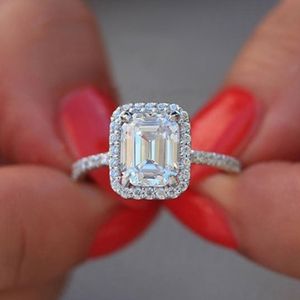 Lady Promise Ring Silver Imitation Moissanite Party Wedding Band Ringar för Women Bridal Smycken